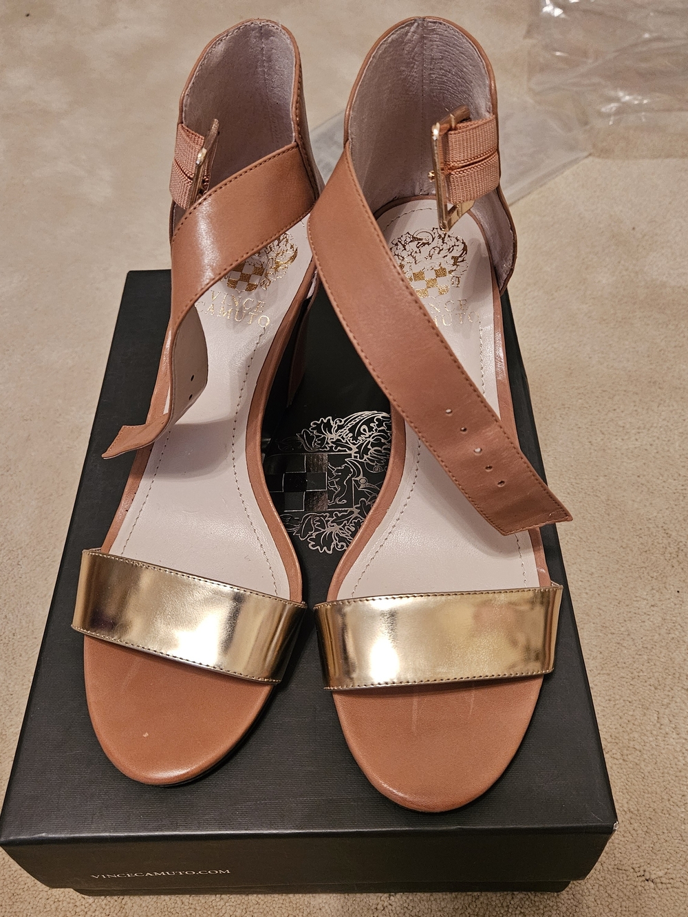 Vince Camuto Tan Sandals with Gold Metallic Toe Strap